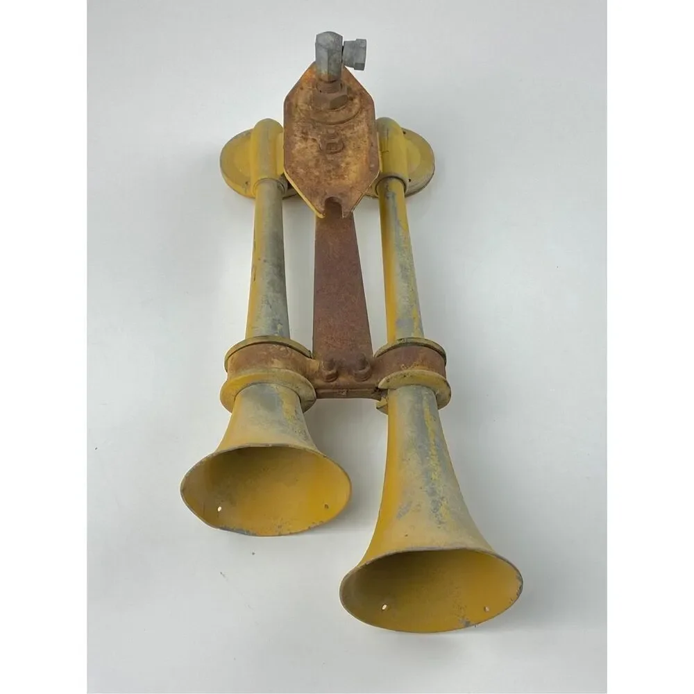 Vintage Double Trumpet Dual Air Horn - Untested - 16in L DP2134